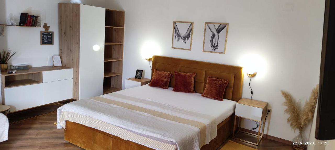 Riviera Rooms And Apartments Palit Eksteriør billede